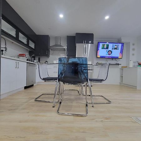 Modern Oasis In Richmond Hill, The Place For You! Apartment ภายนอก รูปภาพ
