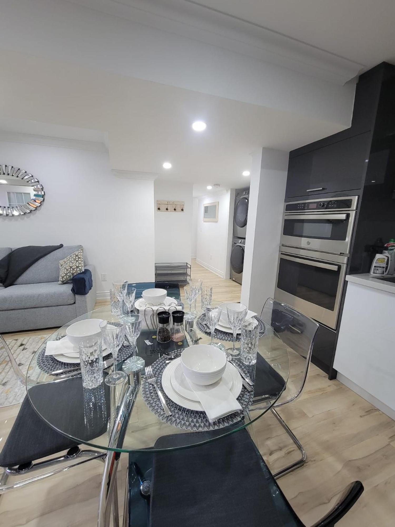 Modern Oasis In Richmond Hill, The Place For You! Apartment ภายนอก รูปภาพ