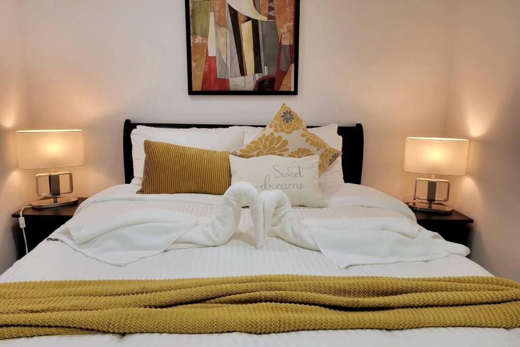 Modern Oasis In Richmond Hill, The Place For You! Apartment ภายนอก รูปภาพ